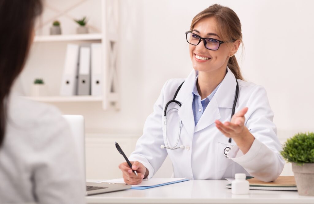 A woman discusses options for stimulant addiction treatment in Nashville with her doctor.