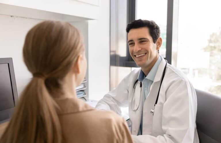 Doctor listening to a patient during Valium addiction treatment in Nashville.